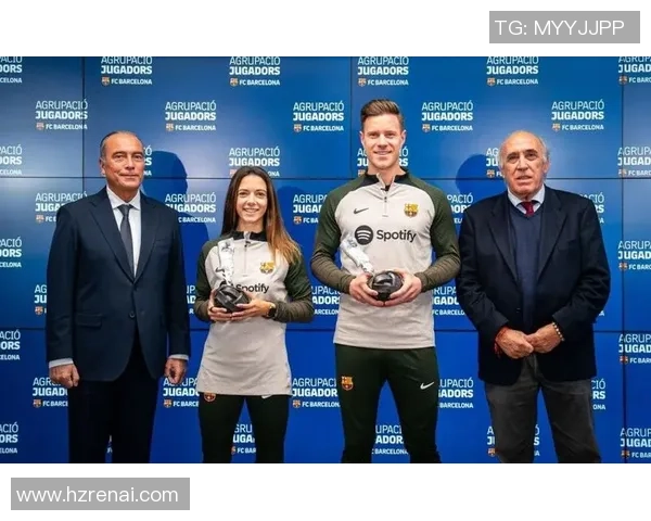 足坛巨星辉煌历程全面盘点见证传奇球员荣耀时刻 足坛巨星辉煌历程全面盘点见证传奇球员荣耀时刻