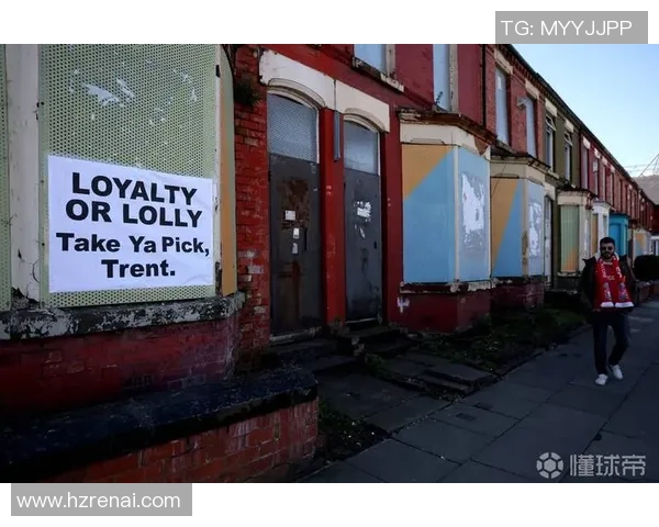 阿诺德足球四件套:打造无敌右路攻防利器全面剖析与实战应用 阿诺德足球四件套:打造无敌右路攻防利器全面剖析与实战应用